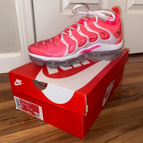 W AIR VAPORMAX PLUS